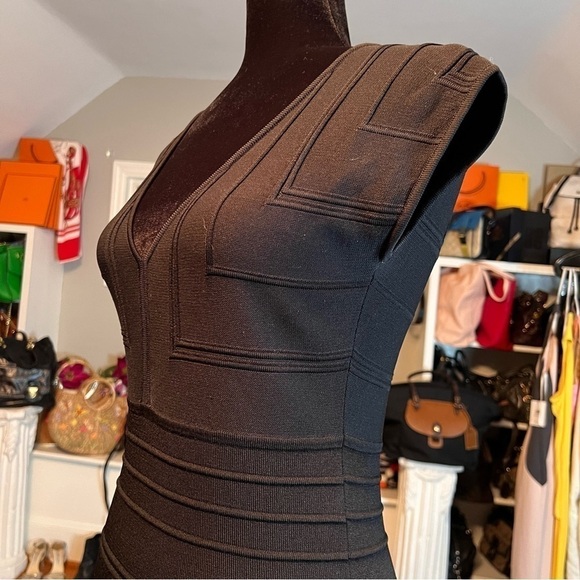 MAX STUDIO Ribbed V-neck Bodycon Black Bress - Picture 6 of 7
